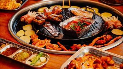 開業即登頂，四個月狂開13店，“肉小哥”如何靠甜品引爆美食江湖？